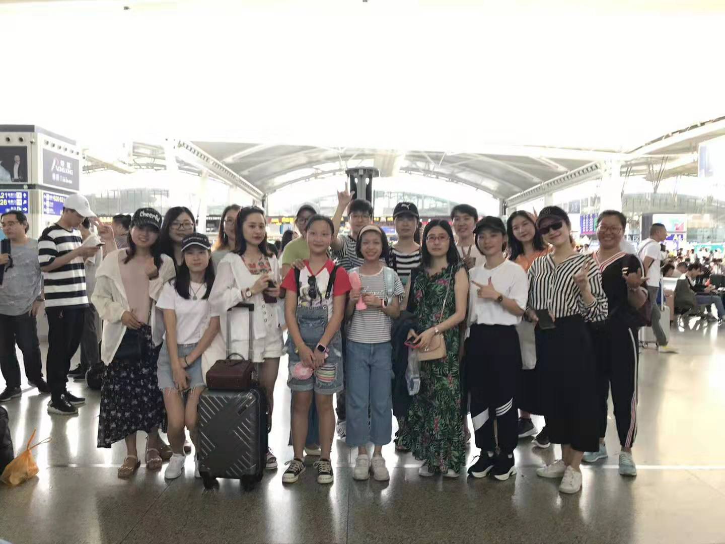 如火盛夏，風景如畫。探尋心靈綠州，大晟鼎桂林陽朔游！??！ 